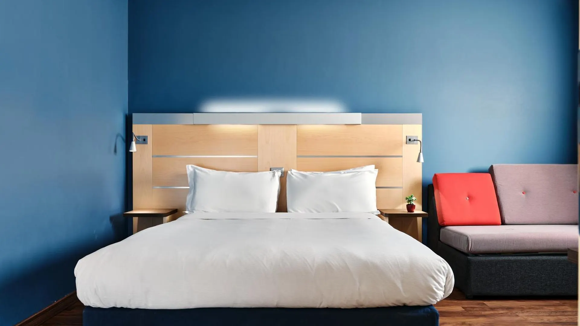 Holiday Inn Express Milan-Malpensa Airport By Ihg Somma Lombardo Hotel