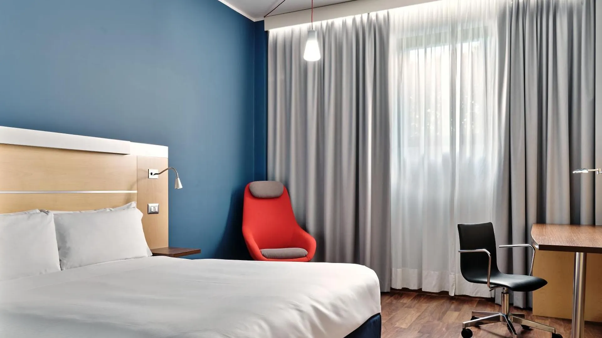 *** Hotel Holiday Inn Express Milan-Malpensa Airport By Ihg Somma Lombardo Italy