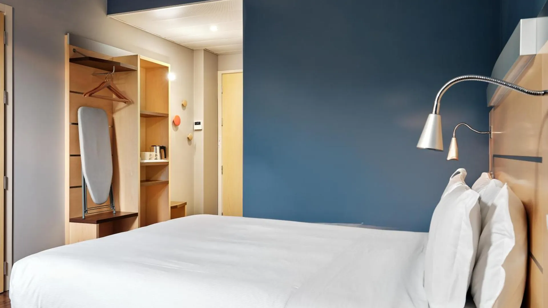 *** Hotel Holiday Inn Express Milan-Malpensa Airport By Ihg Somma Lombardo Italy