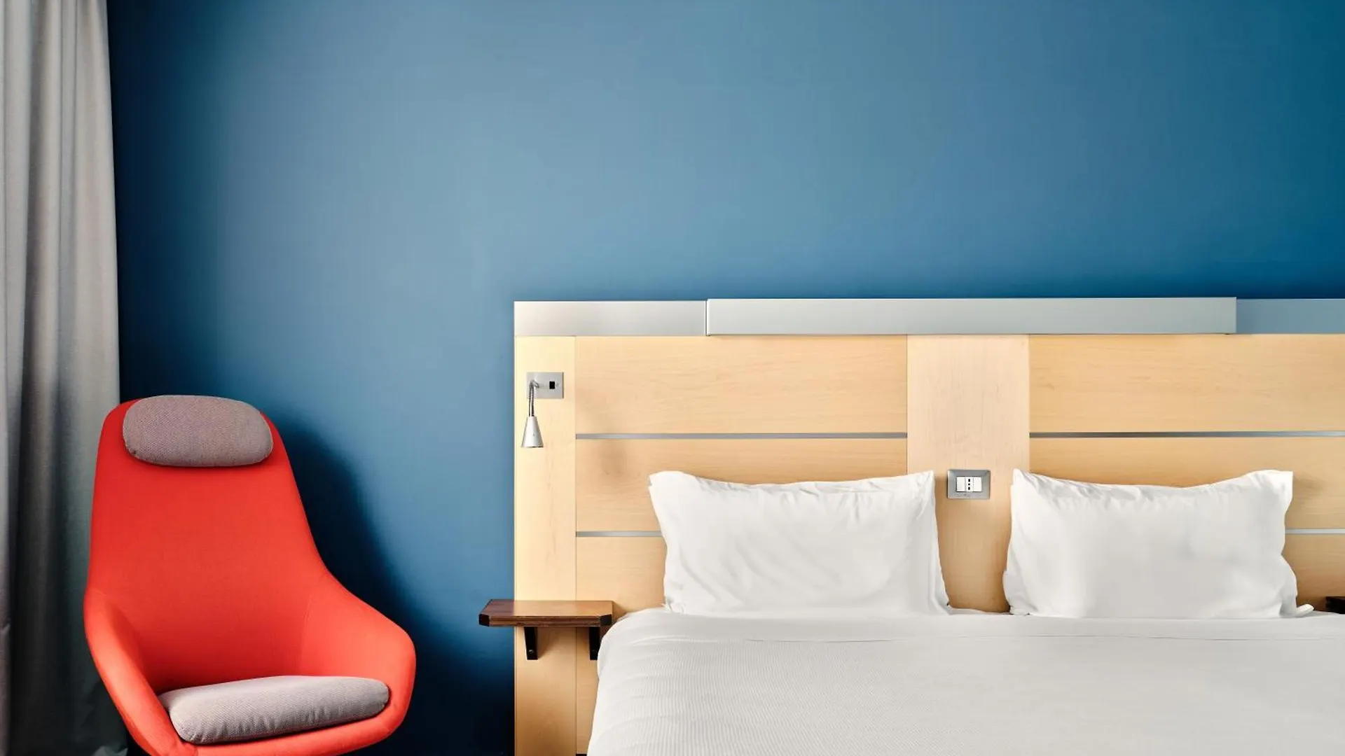 Holiday Inn Express Milan-Malpensa Airport By Ihg Somma Lombardo Hotel