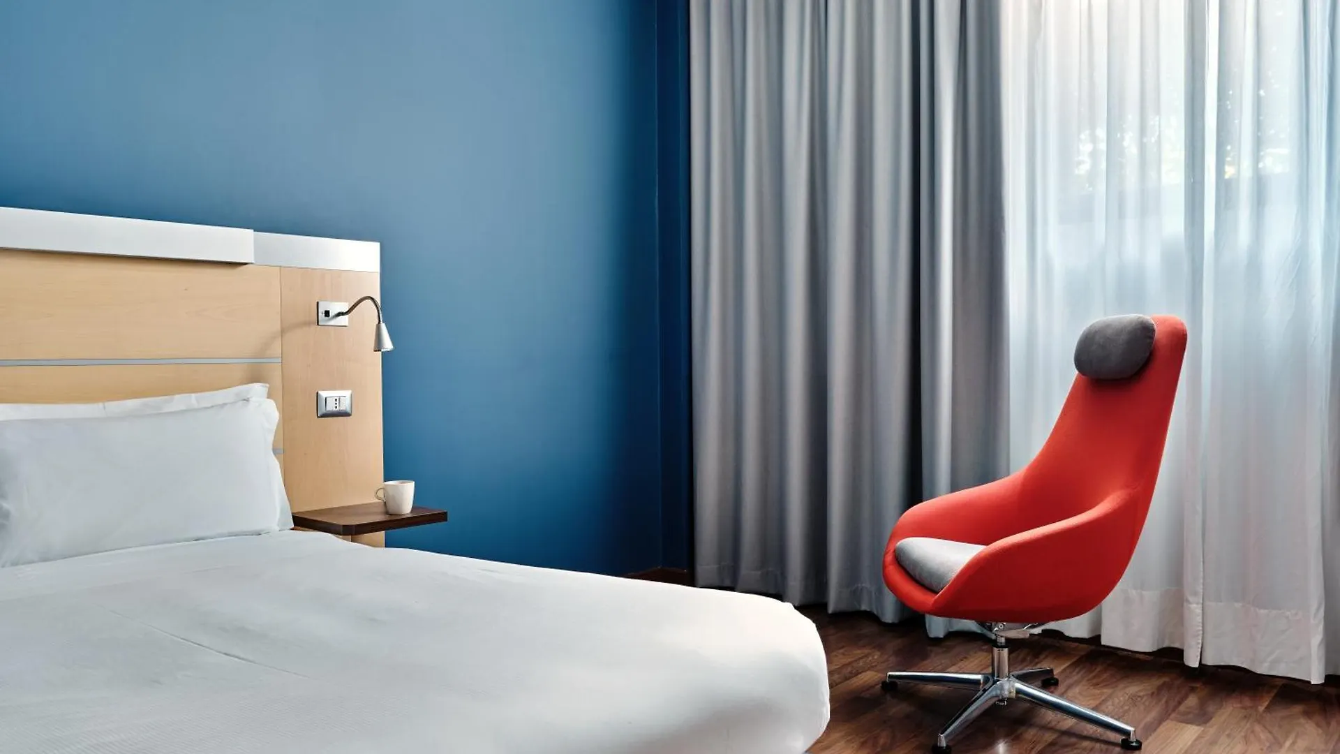 Holiday Inn Express Milan-Malpensa Airport By Ihg Somma Lombardo