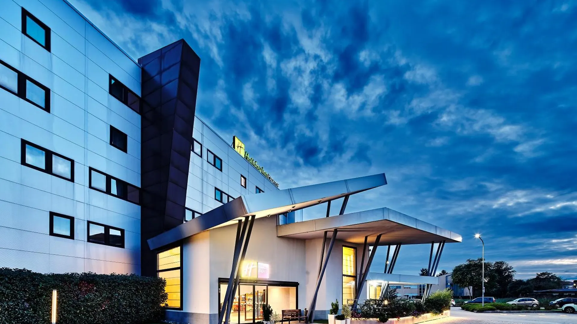 Hotel Holiday Inn Express Milan-Malpensa Airport By Ihg Somma Lombardo