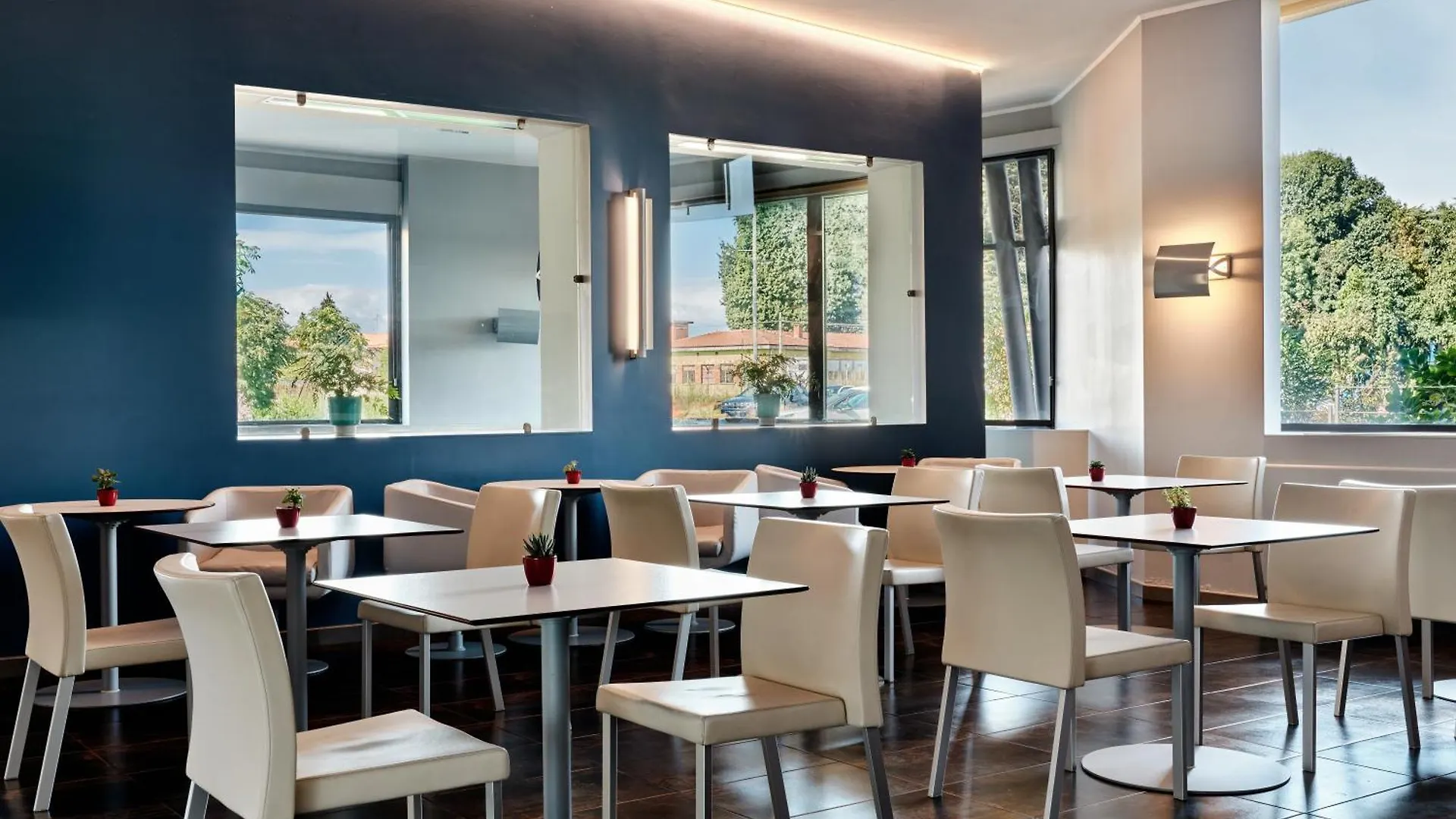 Holiday Inn Express Milan-Malpensa Airport By Ihg Somma Lombardo
