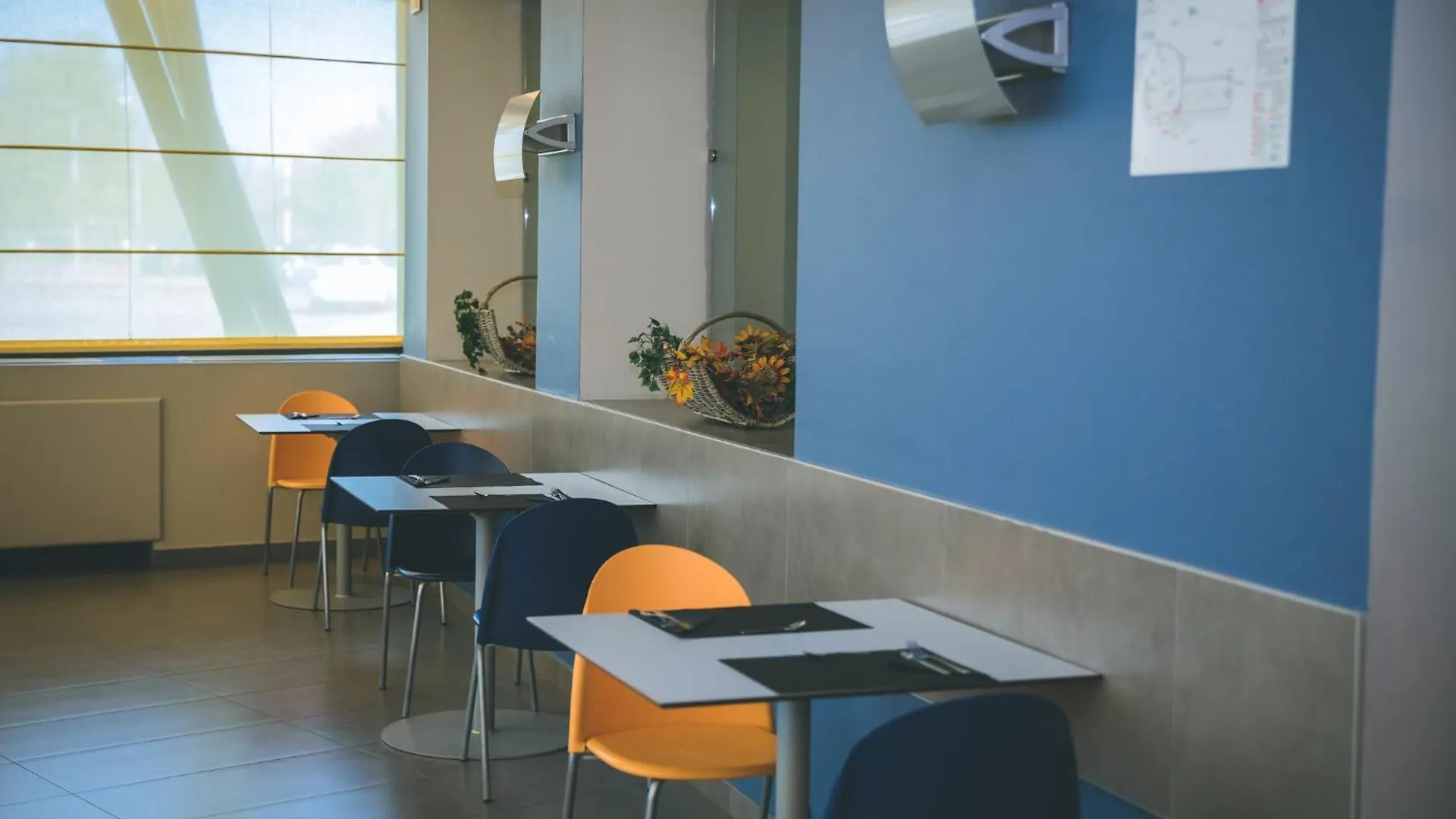 Holiday Inn Express Milan-Malpensa Airport By Ihg Somma Lombardo 3*,