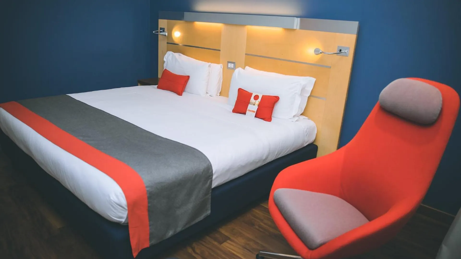 Holiday Inn Express Milan-Malpensa Airport By Ihg Somma Lombardo Italy