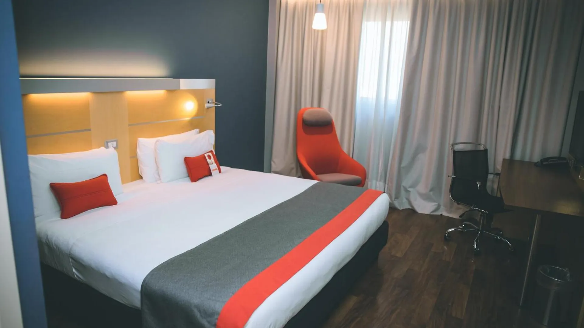 Holiday Inn Express Milan-Malpensa Airport By Ihg Somma Lombardo 3*,  Italy