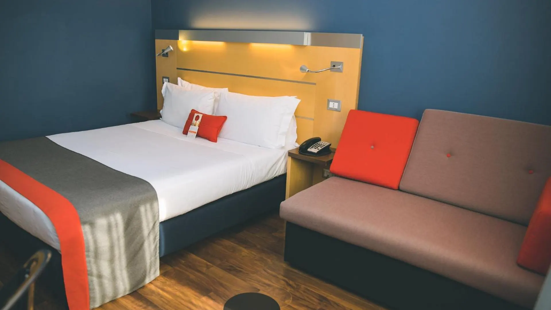 Holiday Inn Express Milan-Malpensa Airport By Ihg Somma Lombardo Italy